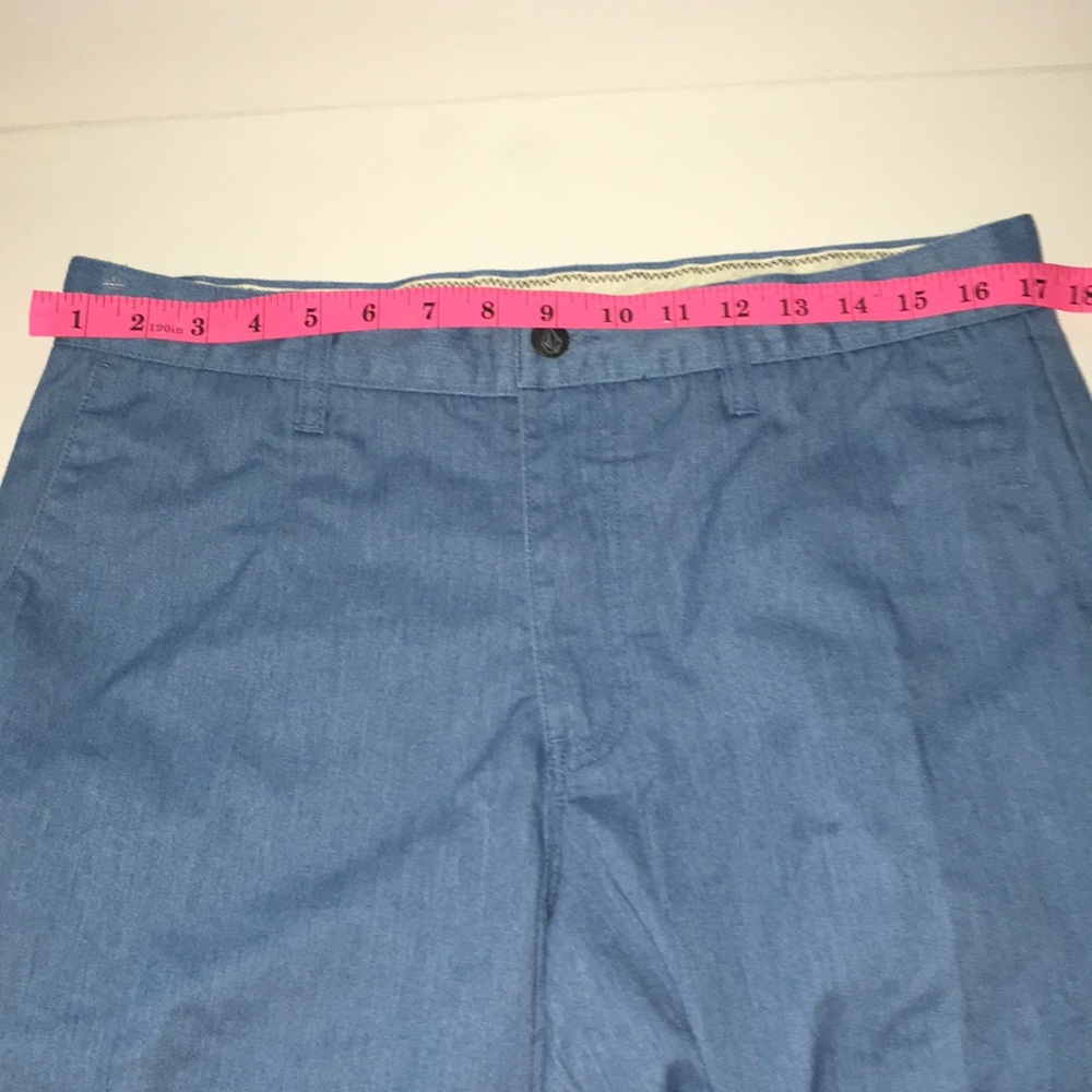 Volcom Shorts For Men Size 32 Good Condition. - image 3